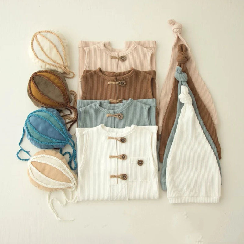 Avezano Neutral Newborn Outfit & Hot Air Balloon Photo Prop Set