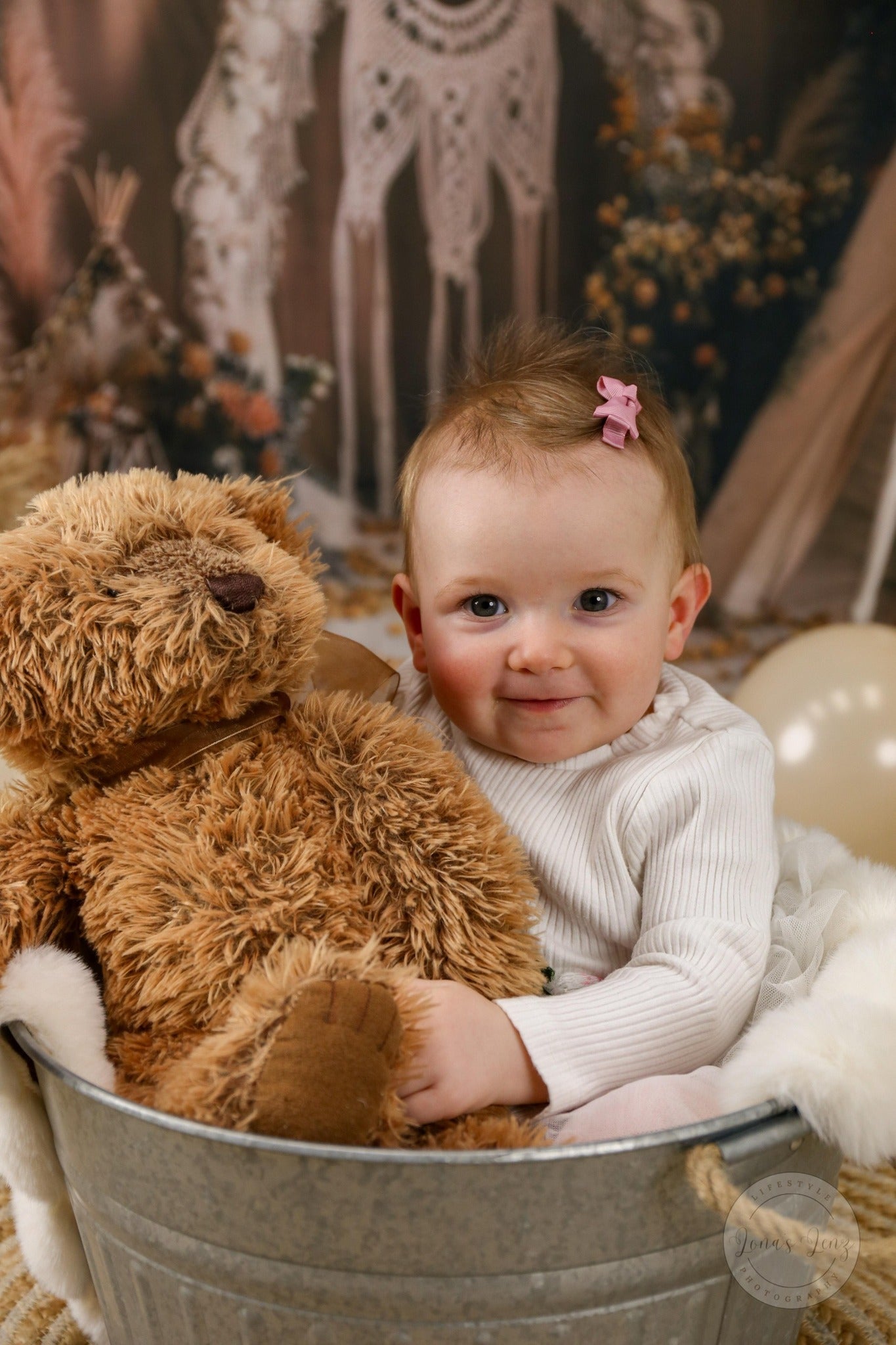 Avezano Brown Balloon Arch with Bohemian Theme Photography Background