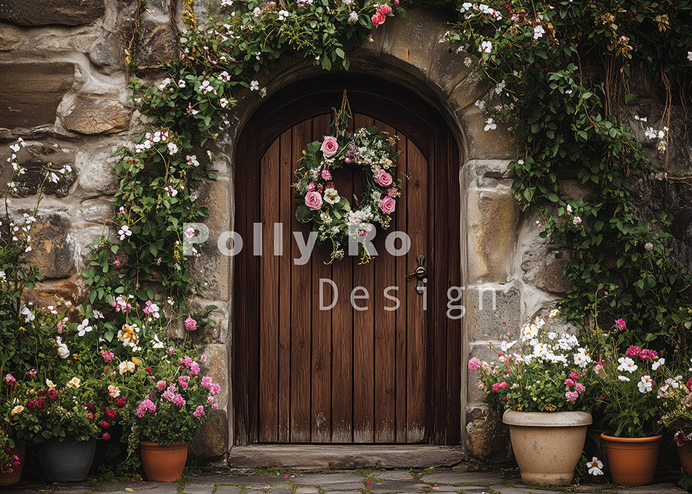 Portes en bois d'Avezano et fleurs en pot dans un arrière-plan photographique printanier conçu par Polly Ro Design