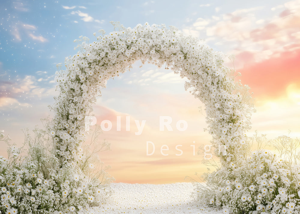 Arche de fleurs blanches printanières d'Avezano sous un arrière-plan photographique au coucher du soleil, conçue par Polly Ro Design