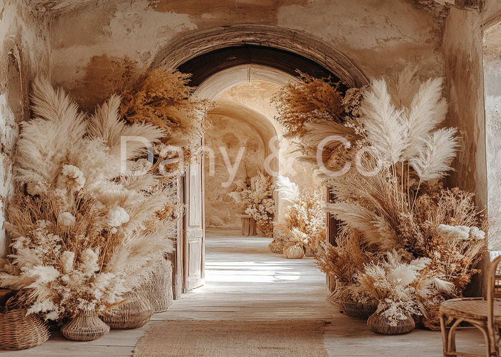 Fleurs en pot et portes Avezano en toile de fond conçues par Danyelle Pinnington