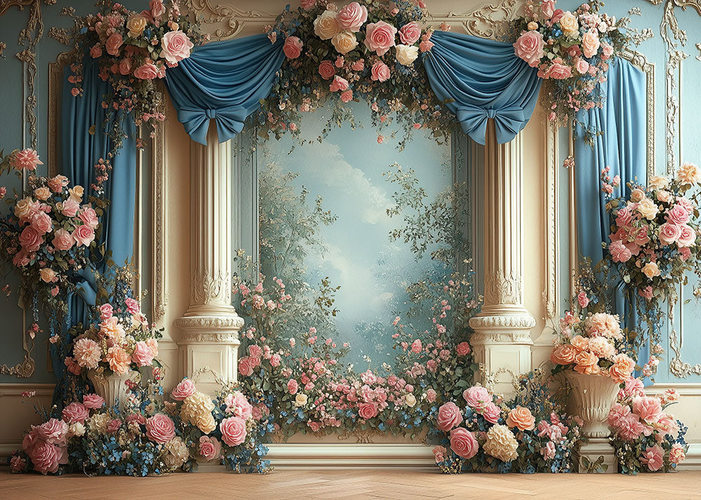 Palais d'Avezano plein de roses et de rideaux bleus en toile de fond pour photographie