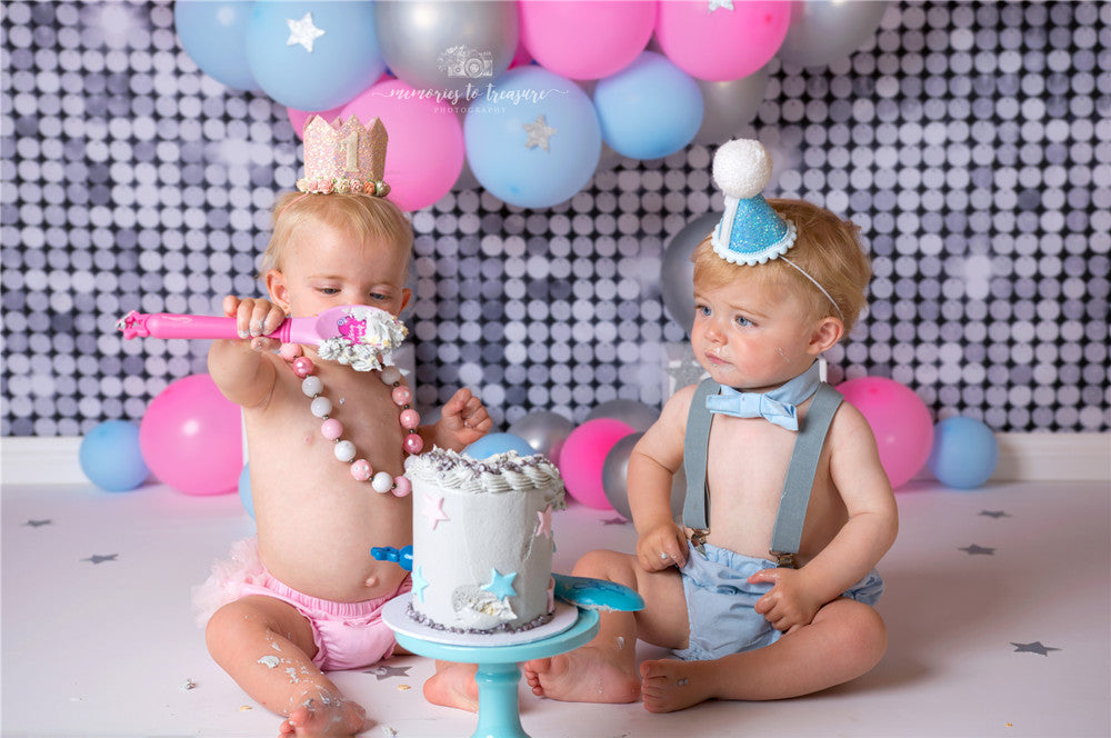 Avezano Twins Balloon Birthday Party Backdrop for Photography By Paula Easton