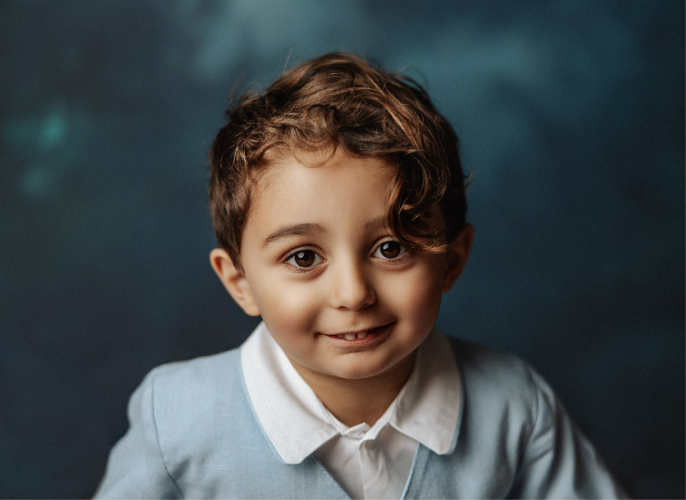 Toile de fond pour photographie d'art abstrait texturée avec fumée bleue et verte d'Avezano