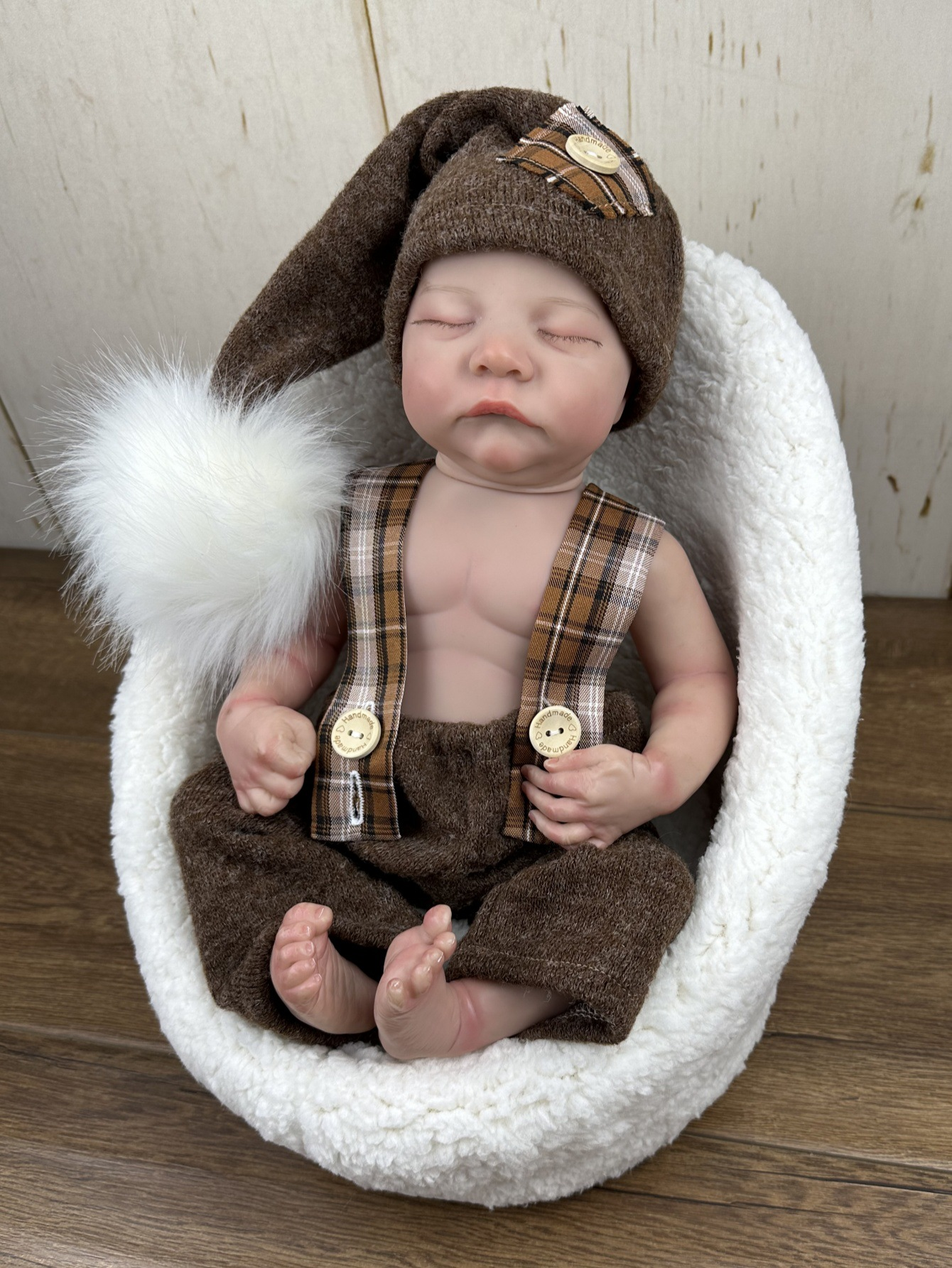 Avezano Newborn Photography Set: Knit Hat and Overalls