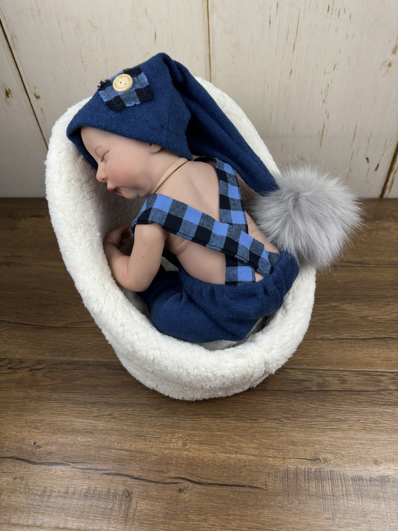Avezano Newborn Photography Set: Knit Hat and Overalls