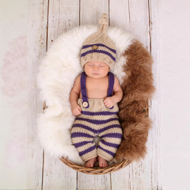 Avezano Newborn Hand Knit Hat and Pants Two Piece Outfit