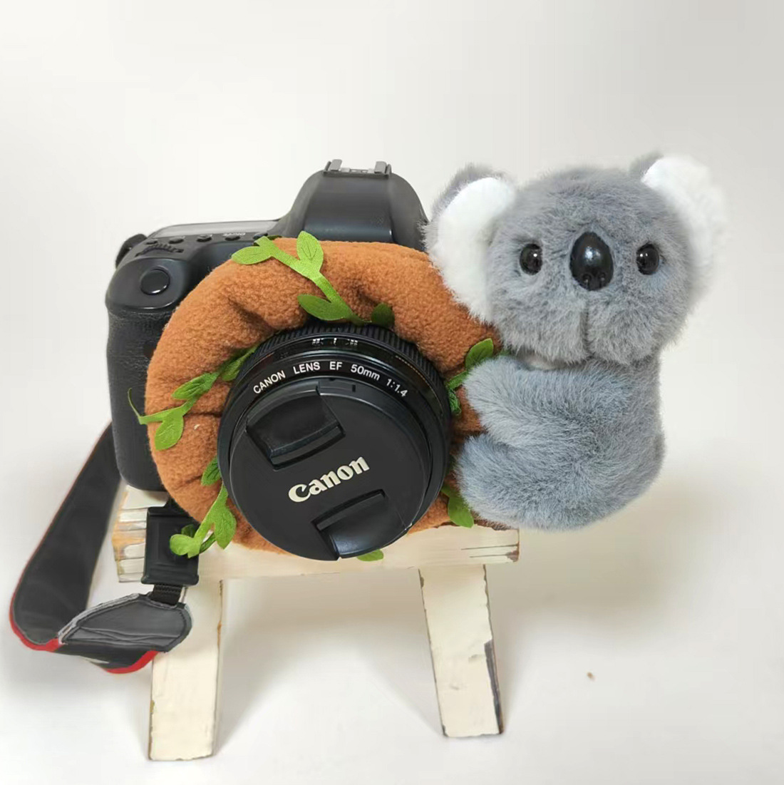 Avezano Handcrafted Animal Shape Camera Cover