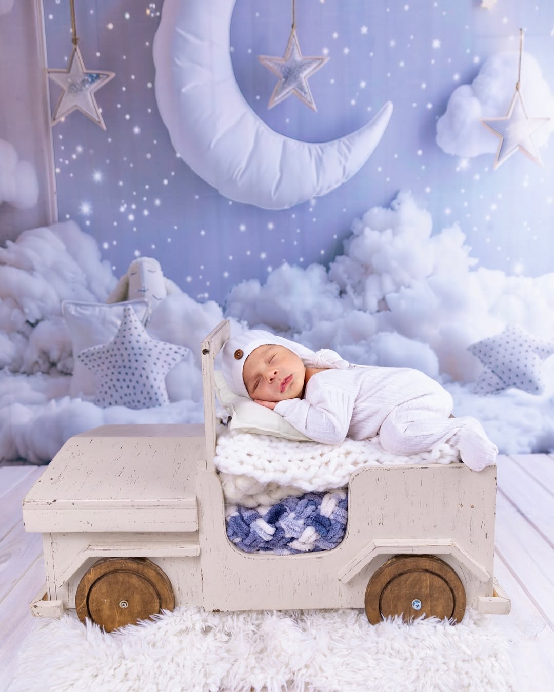 Avezano White Cloud Moon Room Star Birthday Photography Background