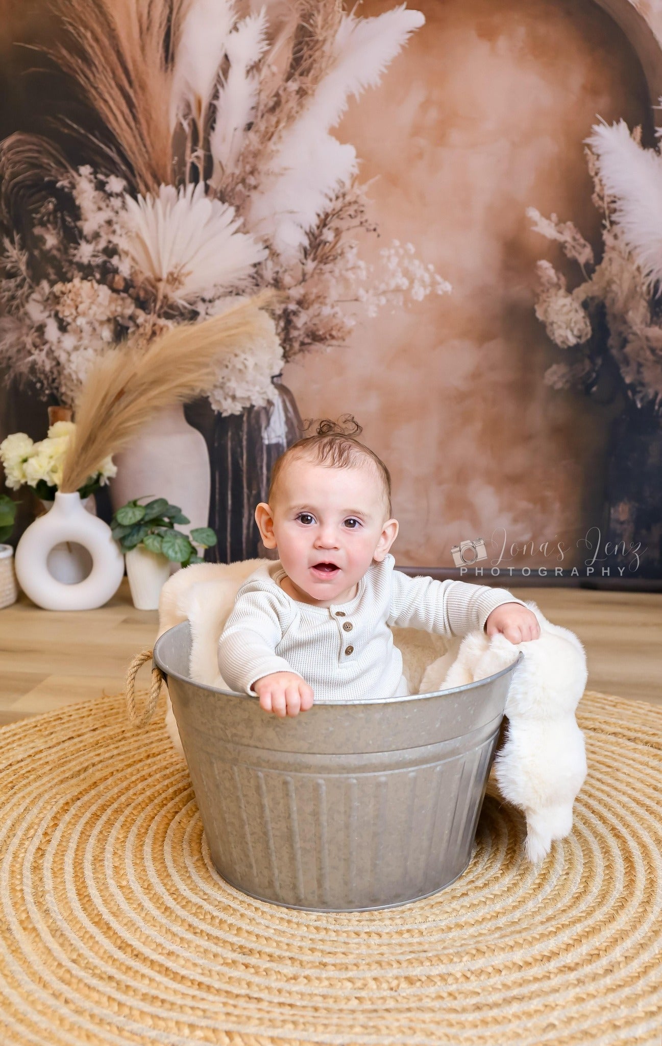 Avezano Arch Wall and Vase Reeds Room Photography Backdrop