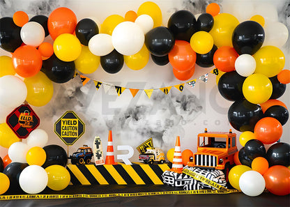 Photographie d'arrière-plan de la rétrocaveuse et du panneau d'avertissement d'Avezano