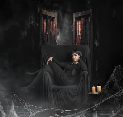 Toile de fond de fumée d'Halloween et de porte en bois d'Avezano pour la photographie
