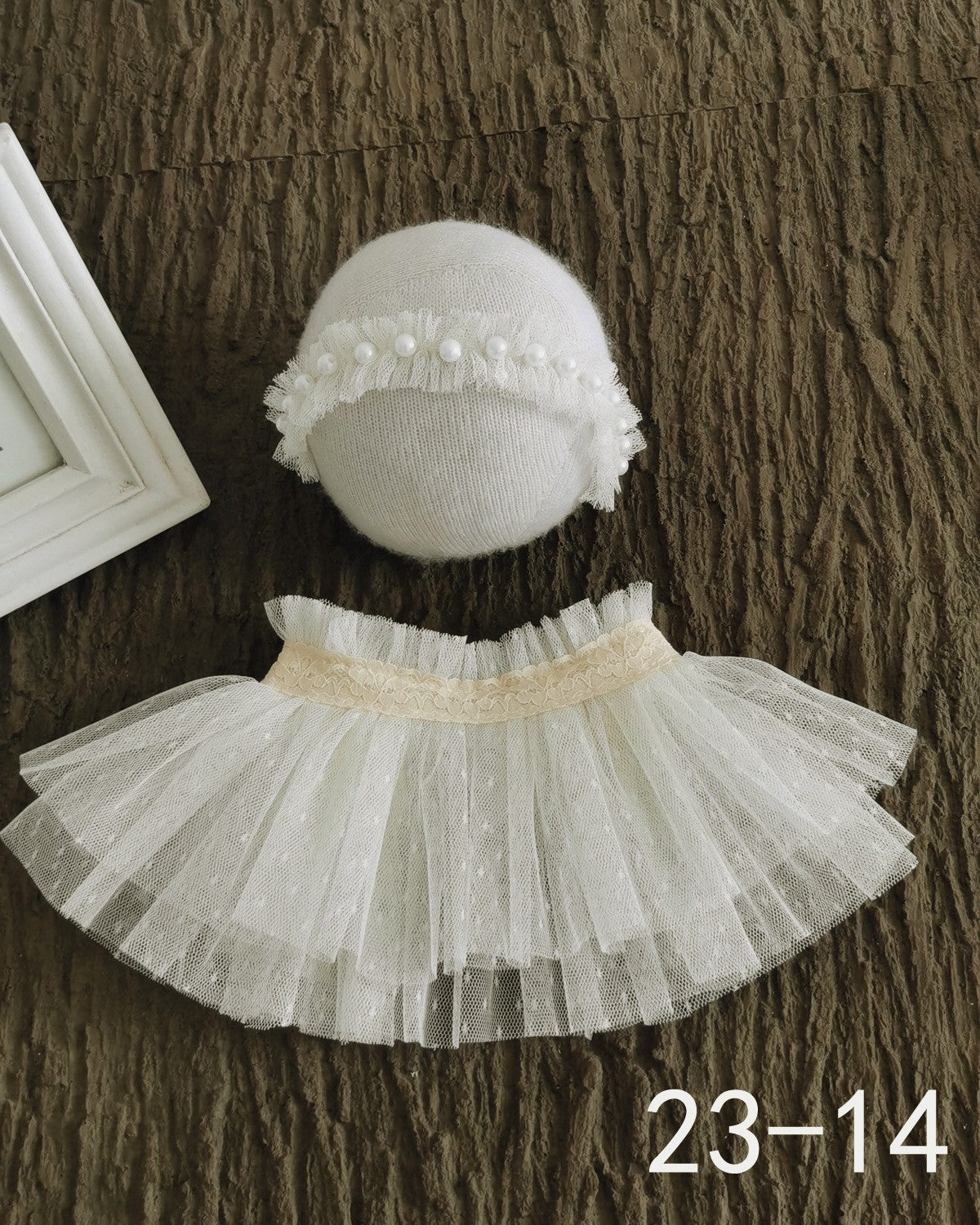 Avezano Princess Lace Tulle Puffy Dress with Pearl Hair Accessories