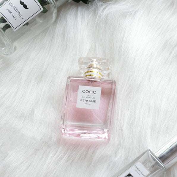 Avezano White Plush Blanket Styling Prop