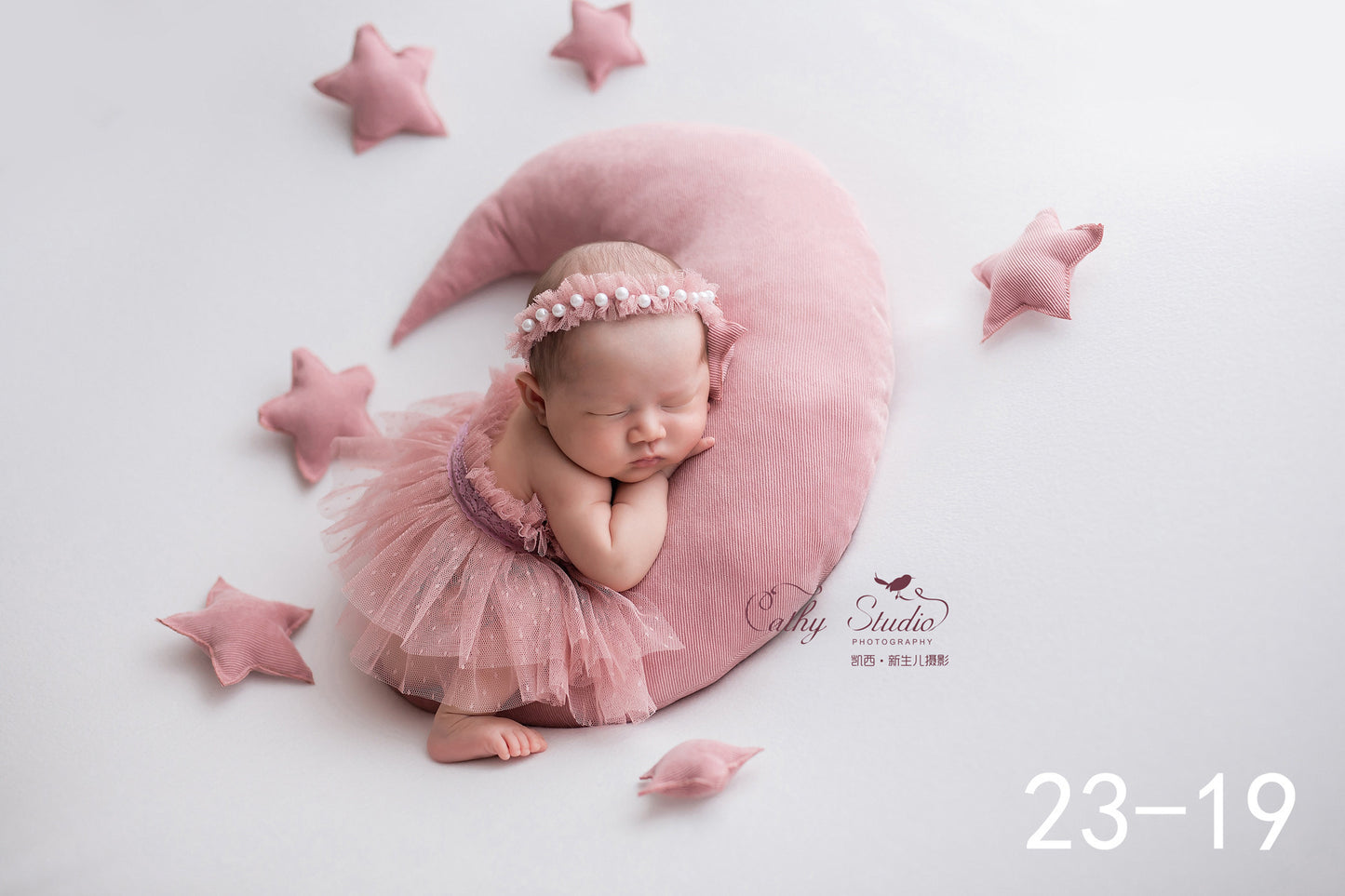 Avezano Princess Lace Tulle Puffy Dress with Pearl Hair Accessories