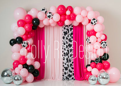 Toile de fond pour photographie de baiser de roses et de ballons de la Saint-Valentin d'Avezano conçue par Polly Ro Design