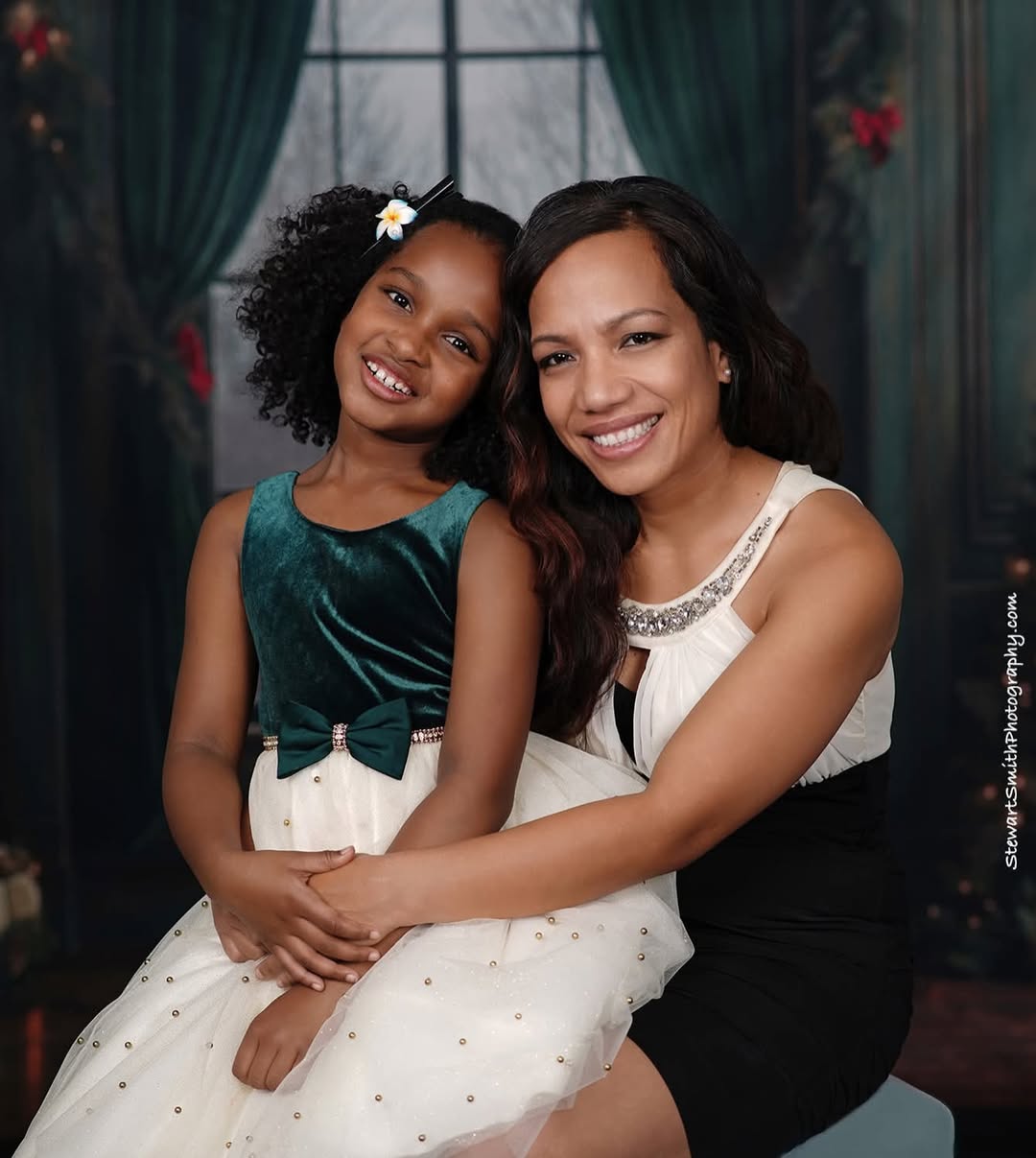 Avezano Christmas Green Curtains and Walls Photography Backdrop