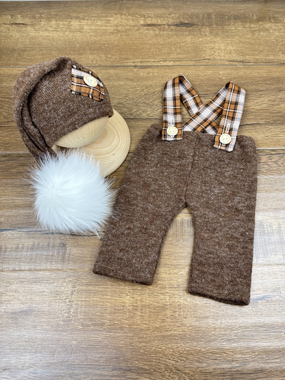 Avezano Newborn Photography Set: Knit Hat and Overalls