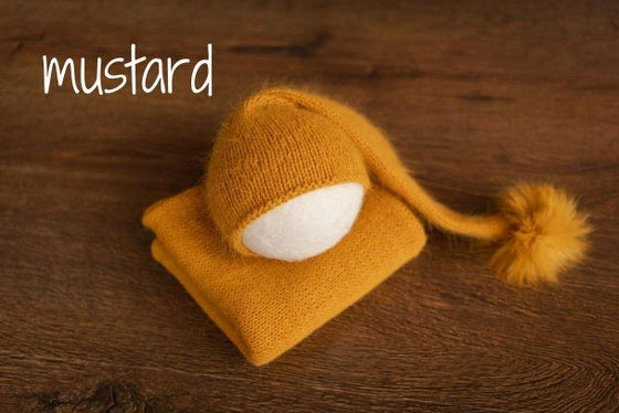 Avezano Newborn Knit Stretch Swaddle with Pom Pom Hat Photography Props