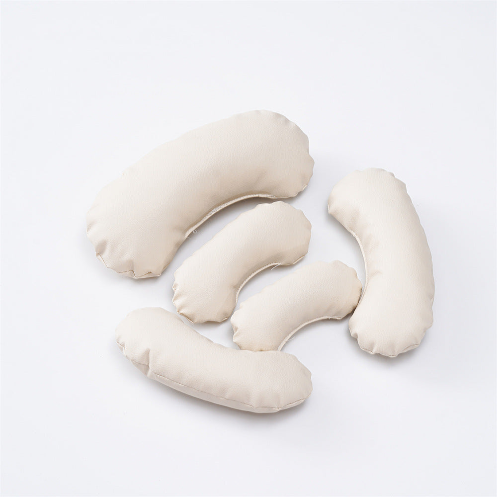 Avezano Newborn Photography Modeling Crescent Auxiliary Props With Pillows
